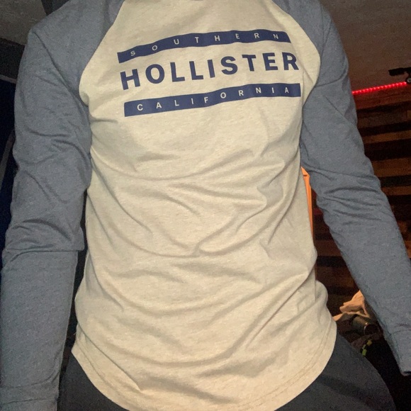 Hollister Long Sleeve - Picture 3 of 3